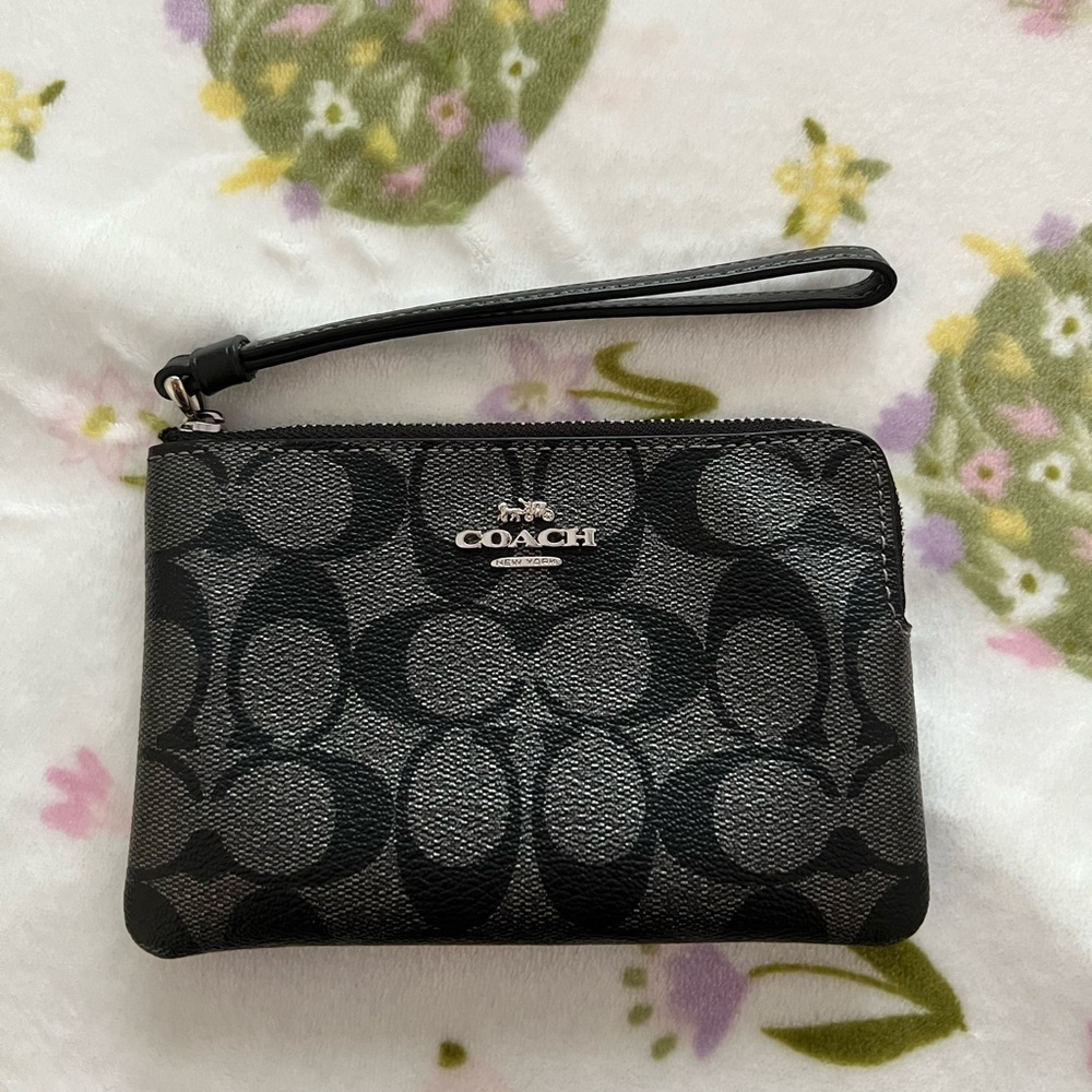 Coach Corner Zip Black Smoke Wristlet